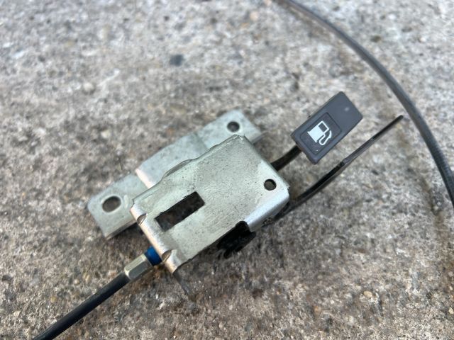 bontott HONDA City Tankajtó Nyitó Bowden