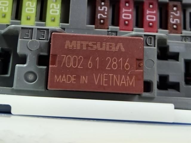 bontott HONDA CIVIC IX Biztosítéktábla Utastér