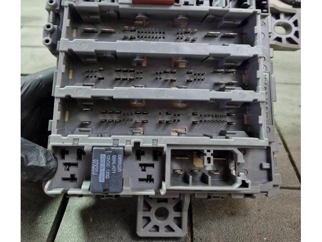 bontott HONDA CIVIC IX Biztosítéktábla Utastér