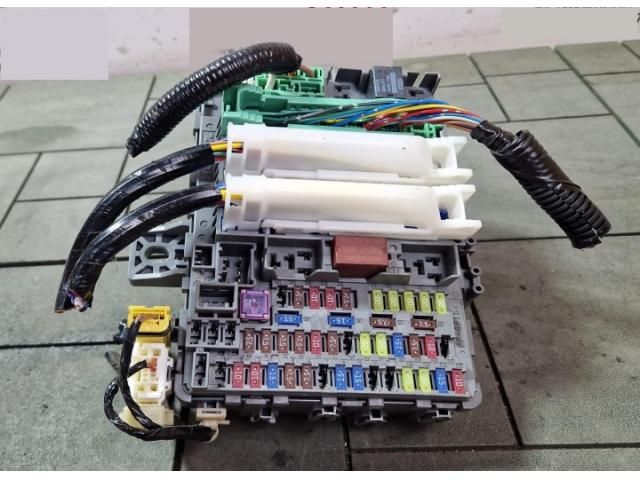 bontott HONDA CIVIC IX Biztosítéktábla Utastér