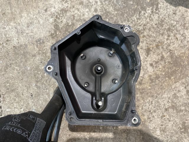 bontott HONDA CIVIC VI Gyújtáselosztó Fedél