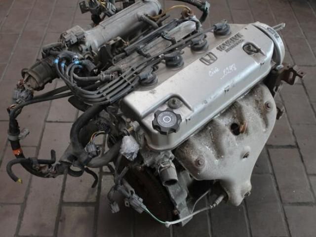 bontott HONDA CIVIC VI Motor (Fűzött blokk hengerfejjel)