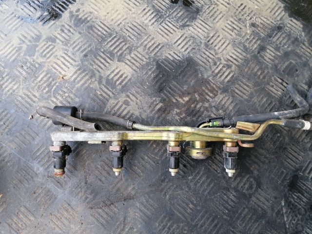 bontott HONDA CIVIC VI Porlasztó Sor / Híd