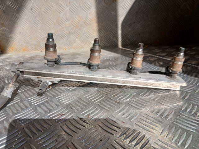 bontott HONDA CIVIC VI Porlasztó Sor / Híd