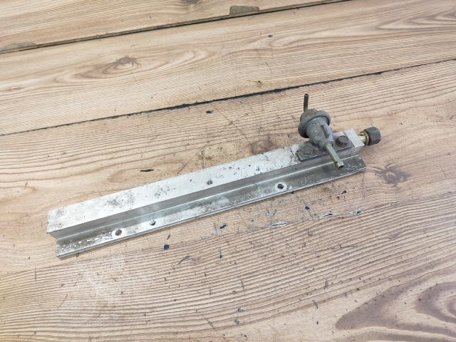 bontott HONDA CIVIC VI Porlasztó Sor / Híd