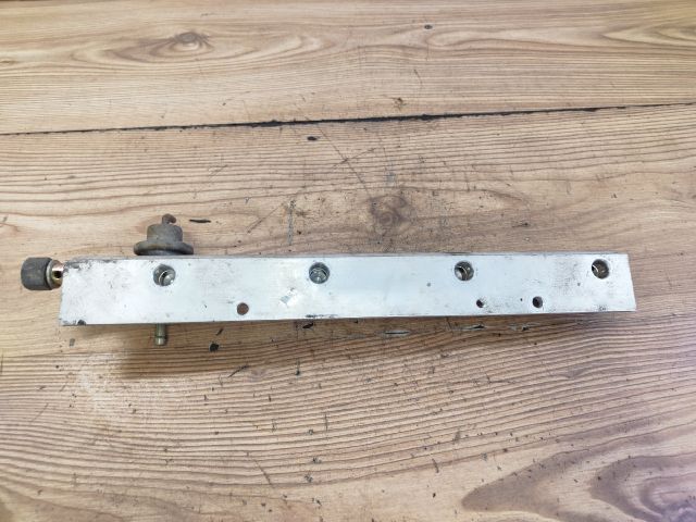 bontott HONDA CIVIC VI Porlasztó Sor / Híd