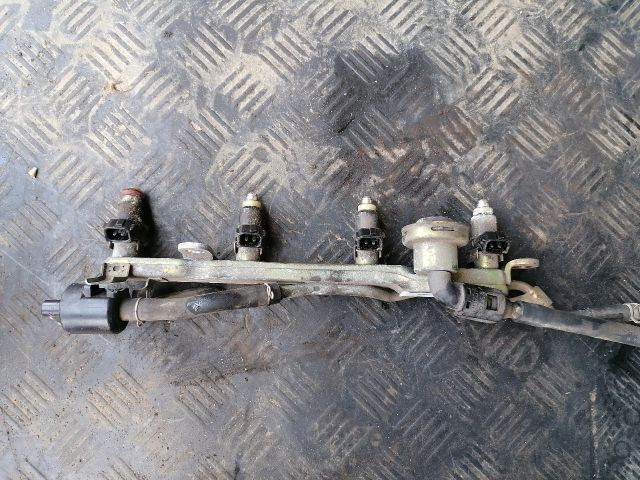 bontott HONDA CIVIC VI Porlasztó Sor / Híd