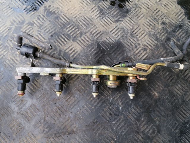 bontott HONDA CIVIC VI Porlasztó Sor / Híd