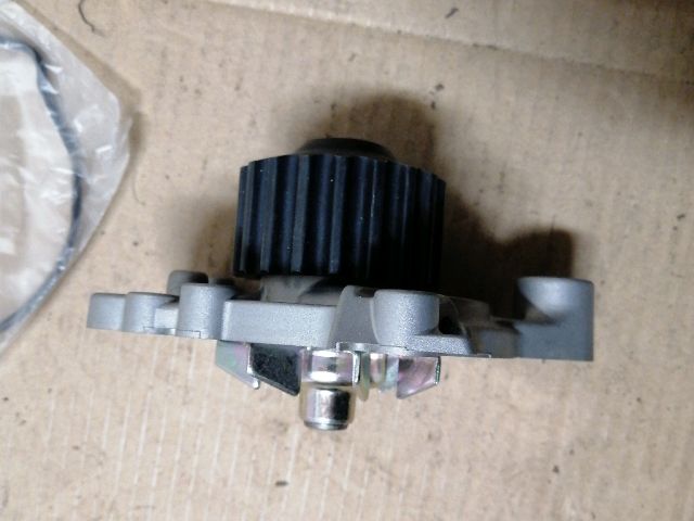 bontott HONDA CIVIC VI Vízpumpa