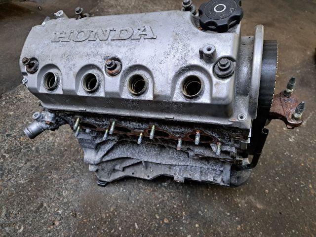 bontott HONDA CIVIC VI Motor (Fűzött blokk hengerfejjel)