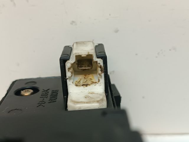 bontott HONDA CIVIC VI Ablakemelő Kapcsoló Négyes / Kettes