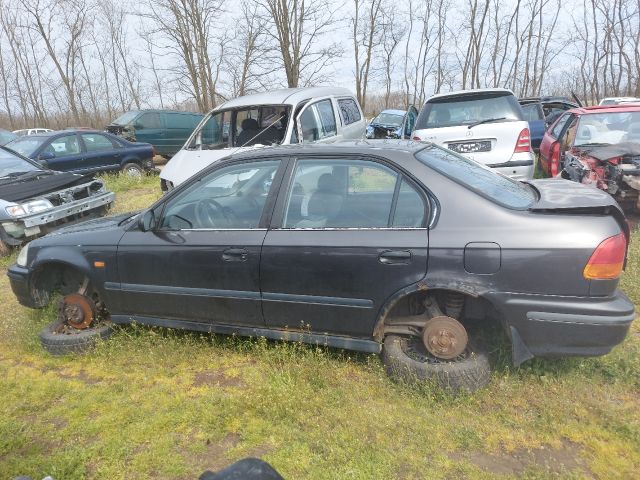 bontott HONDA CIVIC VI Bal első Gumikéder