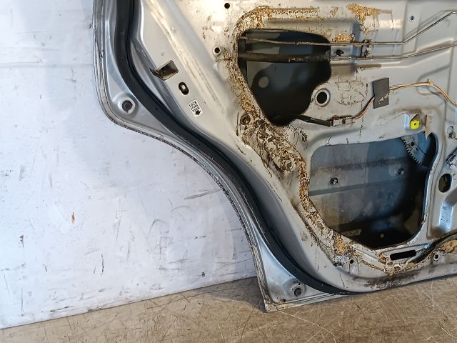 bontott HONDA CIVIC VI Bal hátsó Ajtó (Részeivel)