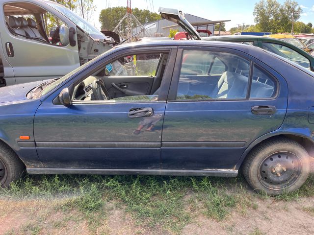 bontott HONDA CIVIC VI Bal hátsó Ajtó (Részeivel)