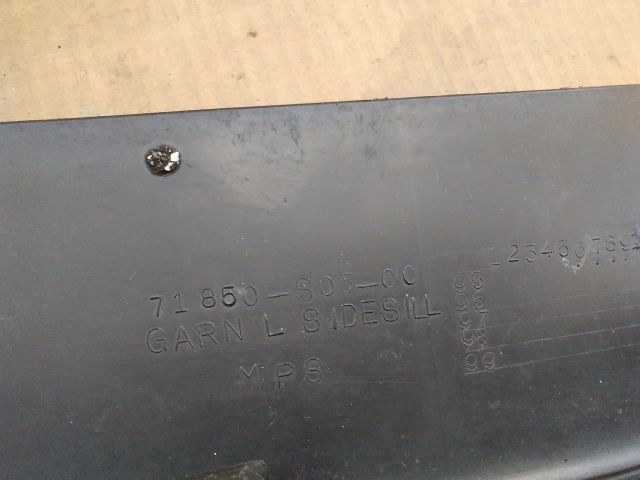 bontott HONDA CIVIC VI Bal Küszöb