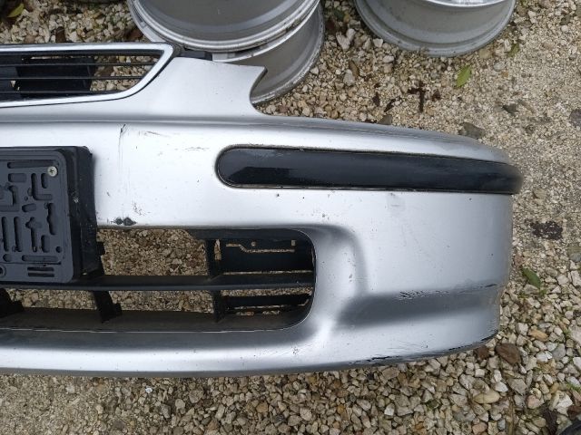 bontott HONDA CIVIC VI Első Lökhárító (Részeivel)