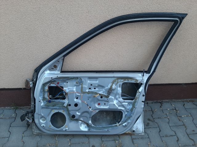 bontott HONDA CIVIC VI Jobb első Ajtó (Részeivel)