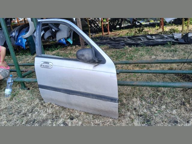 bontott HONDA CIVIC VI Jobb első Ajtó (Részeivel)