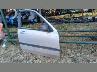 bontott HONDA CIVIC VI Jobb első Ajtó (Részeivel)