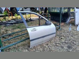 bontott HONDA CIVIC VI Jobb első Ajtó (Részeivel)