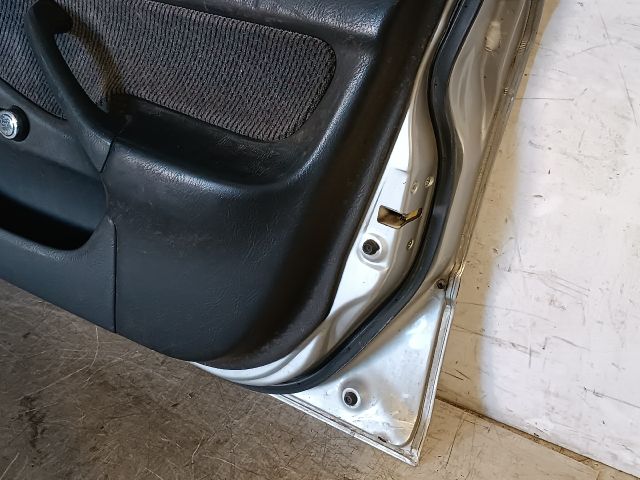 bontott HONDA CIVIC VI Jobb első Ajtó (Részeivel)