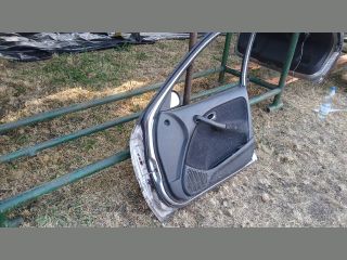 bontott HONDA CIVIC VI Jobb első Ajtó (Részeivel)