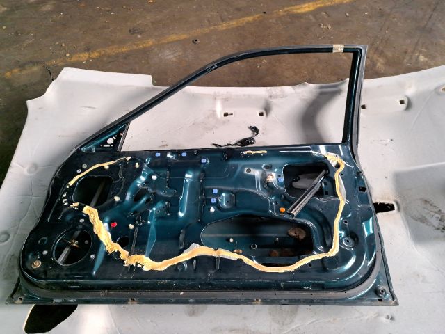 bontott HONDA CIVIC VI Jobb első Ajtó (Üres lemez)