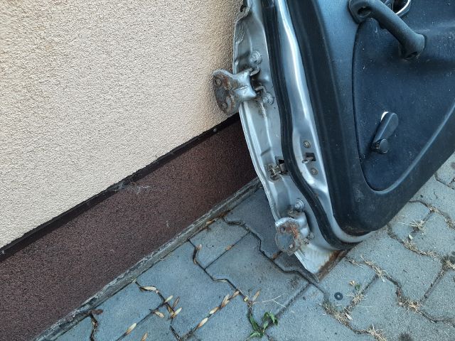 bontott HONDA CIVIC VI Jobb hátsó Ajtó (Részeivel)