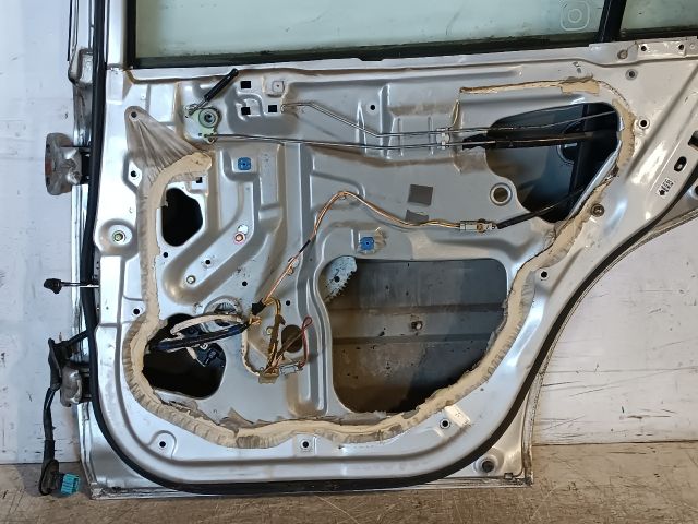 bontott HONDA CIVIC VI Jobb hátsó Ajtó (Részeivel)