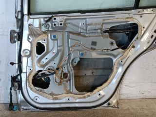 bontott HONDA CIVIC VI Jobb hátsó Ajtó (Részeivel)