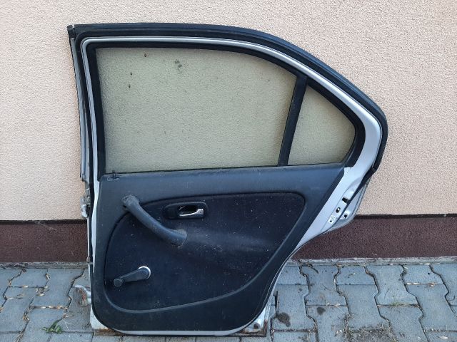 bontott HONDA CIVIC VI Jobb hátsó Ajtó (Részeivel)