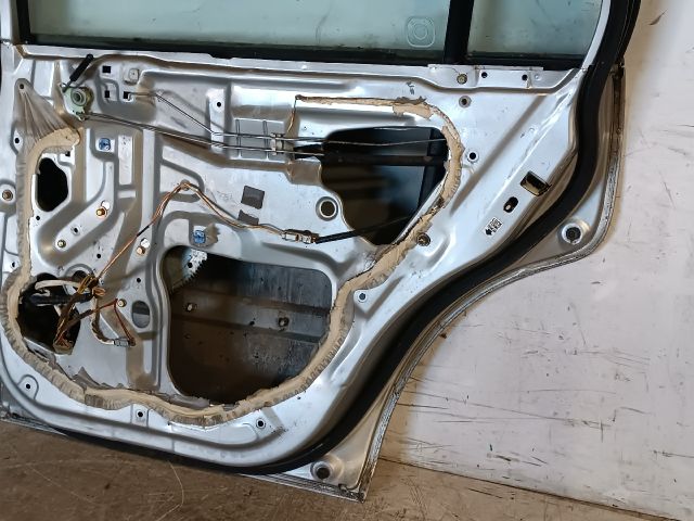 bontott HONDA CIVIC VI Jobb hátsó Ajtó (Részeivel)