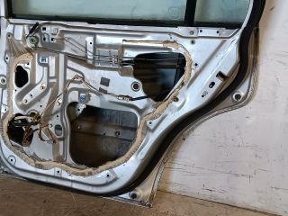 bontott HONDA CIVIC VI Jobb hátsó Ajtó (Részeivel)