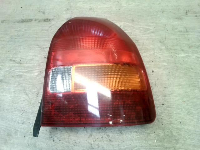 bontott HONDA CIVIC VI Jobb Hátsó Lámpa