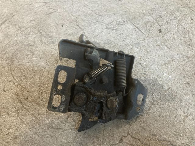 bontott HONDA CIVIC VI Motorháztető Zárszerkezet