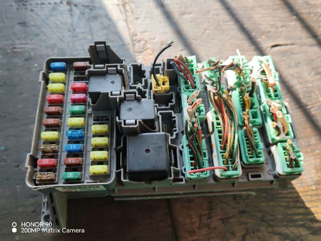 bontott HONDA CIVIC VII Biztosítéktábla Motortér