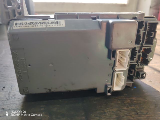 bontott HONDA CIVIC VII Biztosítéktábla Motortér