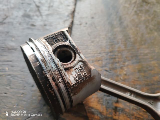 bontott HONDA CIVIC VII Dugattyú és Hajtókar