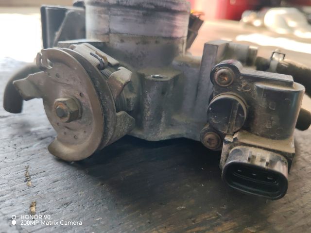 bontott HONDA CIVIC VII Fojtószelep (Mechanikus)