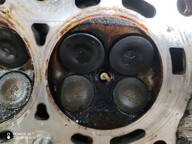 bontott HONDA CIVIC VII Hengerfej