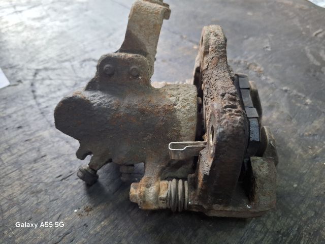 bontott HONDA CIVIC VII Jobb hátsó Féknyereg Munkahengerrel