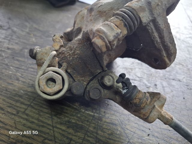 bontott HONDA CIVIC VII Jobb hátsó Féknyereg Munkahengerrel