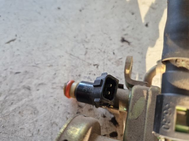 bontott HONDA CIVIC VII Porlasztó Sor / Híd