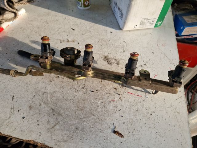 bontott HONDA CIVIC VII Porlasztó Sor / Híd