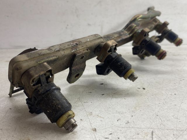 bontott HONDA CIVIC VII Porlasztó Sor / Híd