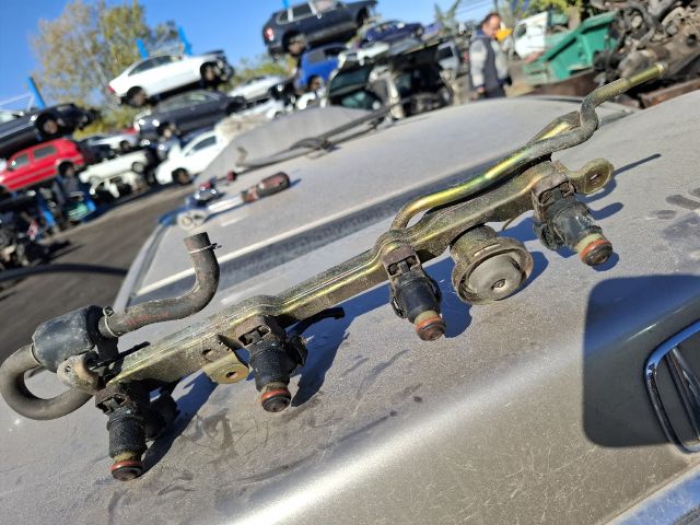 bontott HONDA CIVIC VII Porlasztó Sor / Híd