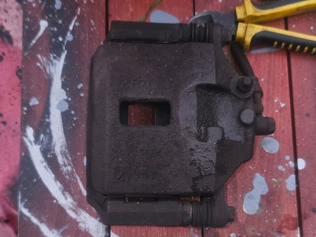 bontott HONDA CIVIC VII Jobb első Féknyereg Munkahengerrel