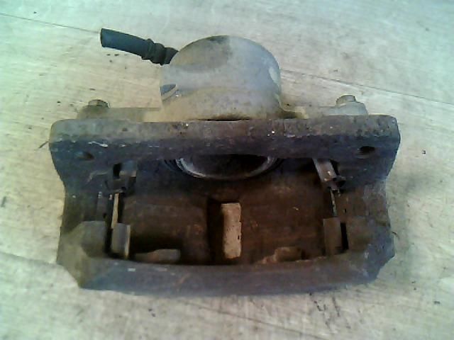 bontott HONDA CIVIC VII Jobb első Féknyereg Munkahengerrel