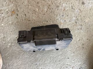 bontott HONDA CIVIC VII Biztosítéktábla Motortér