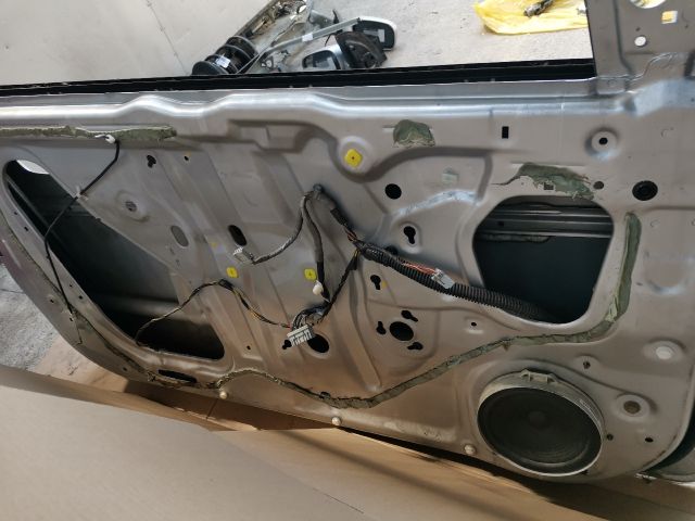 bontott HONDA CIVIC VII Bal első Ajtó (Részeivel)